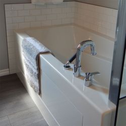 How to fit an acrylic bath panel