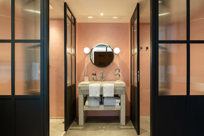 Inspirational Italian Bathroom | archilovers.com